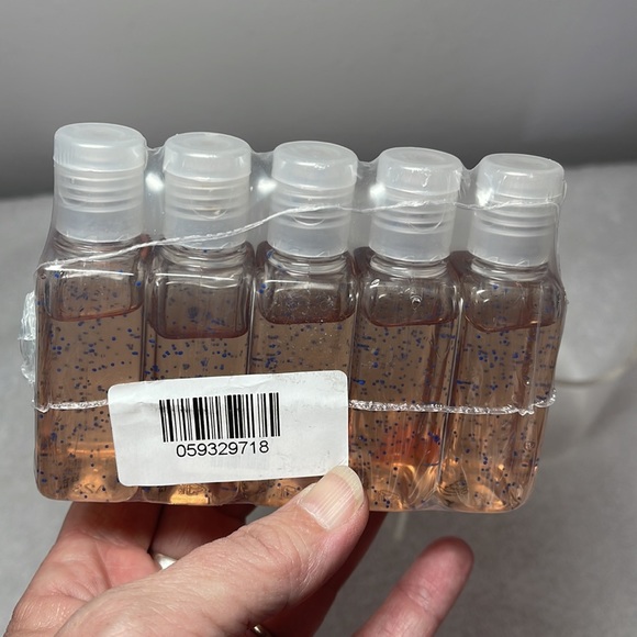 Sealed 5 Bath & Body Works PocketBac Vanilla Coconut hand sanitizer + holder - Picture 3 of 4